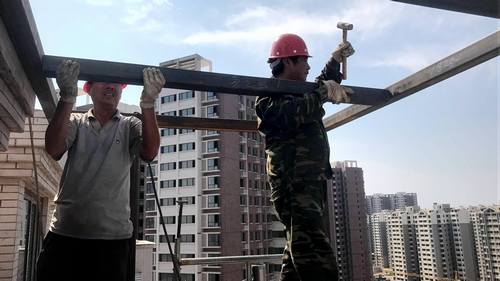 用實干踐諾“兩學(xué)一做”以成績彰顯“追趕超越”