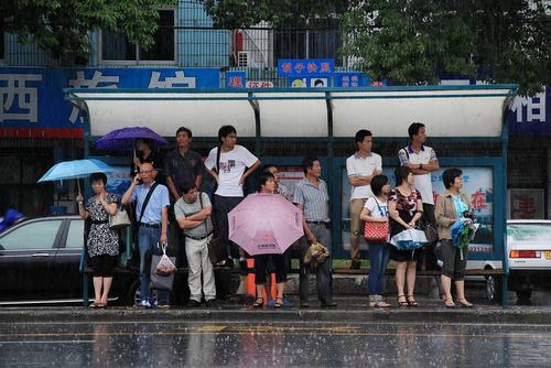 路過一場(chǎng)雨