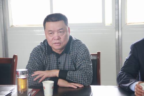 陜煤集團(tuán)總經(jīng)理助理、建設(shè)集團(tuán)聯(lián)合黨委書記、董事長(zhǎng)寧興剛節(jié)日期間深入銅煤公司施工生產(chǎn)一線視察慰問(wèn)