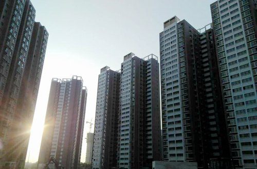 銅煤一號雪松林小區(qū)1-3#樓順利通過竣工驗(yàn)收