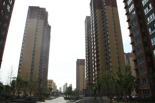 天工公司土建十一項(xiàng)目部承建的曲江羊頭鎮(zhèn)村安置小區(qū)1標(biāo)段工程通過防雷接地、人防兩項(xiàng)專項(xiàng)驗(yàn)收