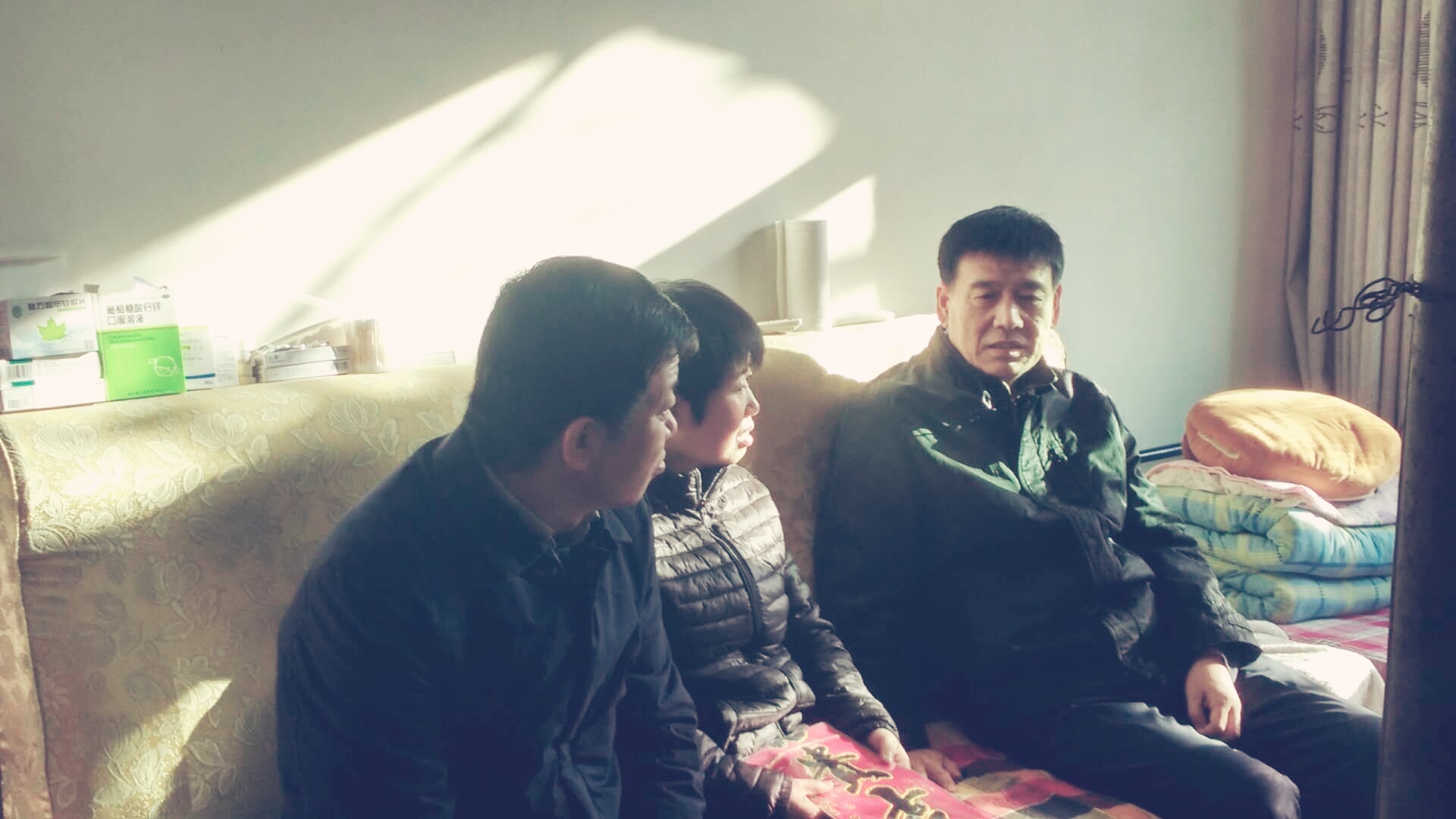 建設(shè)集團(tuán)聯(lián)合黨委副書記、紀(jì)委書記、工會(huì)主席侯本英一行慰問礦建三公司困難職工