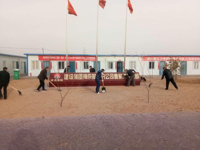 三月陽(yáng)光暖大地 雷鋒精神暖心頭