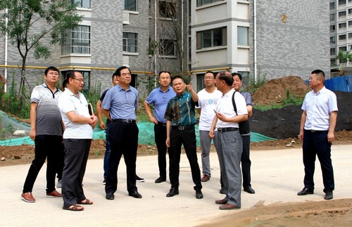 銅川礦業(yè)公司領(lǐng)導(dǎo)深入銅煤1#、2#小區(qū)施工現(xiàn)場(chǎng)回訪檢查項(xiàng)目建設(shè)工作