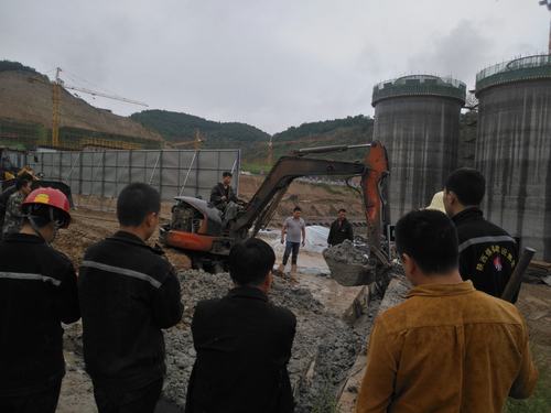 陜煤建設(shè)礦建二公司車(chē)村項(xiàng)目部迎戰(zhàn)入汛以來(lái)最強(qiáng)降雨