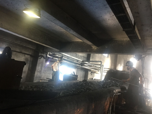 陜煤建設天工公司安裝運營項目部在高溫下的“激 情”