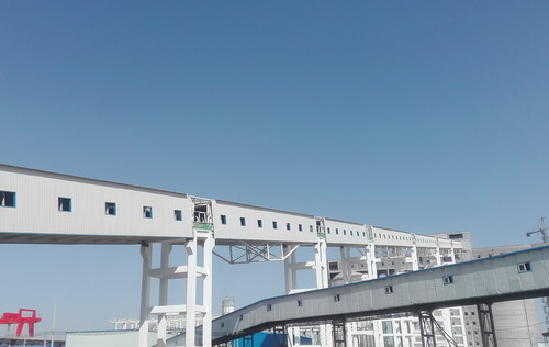 陜煤建設(shè)銅川公司小保當一號主斜井井口房至最終篩分車間棧橋工程順利通過主體驗收