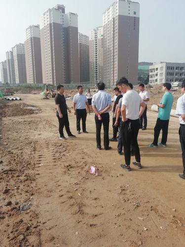 渭南市副市長郭柱國帶隊深入濱河小學(xué)周邊配套市政工程指導(dǎo)工作