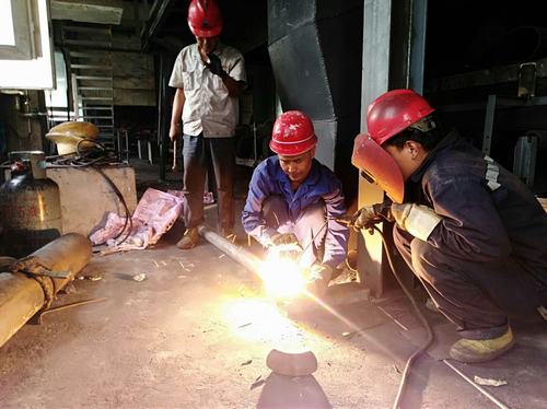 陜煤建設(shè)韓城分公司安裝六項(xiàng)目部奮力施工受好評