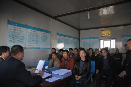 陜煤建設(shè)掘進(jìn)公司：上班前，先來(lái)一堂安全課