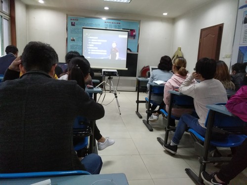 走，聽課去！