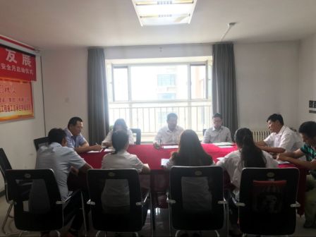 陜煤建設地基分公司傳達學習陜煤建設集團三季度追趕超越點評會和市場開發(fā)會會議精神