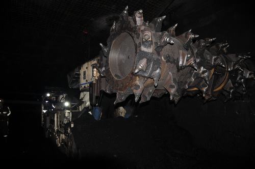 陜煤建設(shè)掘進(jìn)公司：2134.6米！“掘進(jìn)鐵軍”新記錄誕生