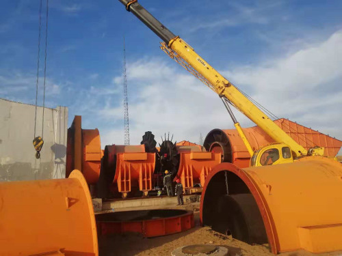 陜煤建設(shè)機(jī)電安裝公司搶險(xiǎn)紅柳林煤礦2號風(fēng)井主扇1#、2#風(fēng)機(jī)