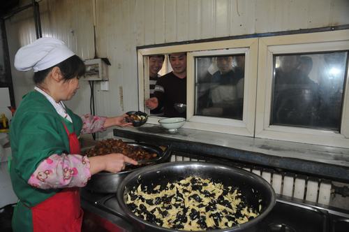 陜煤建設(shè)掘進公司:建“鐵軍”不忘職工冷暖