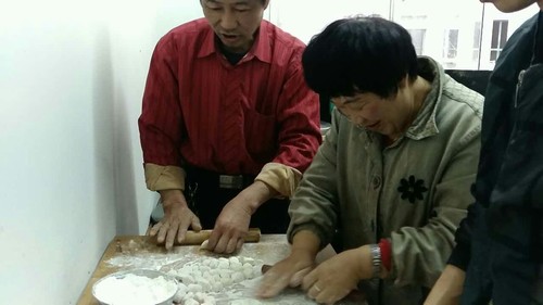 建設(shè)集團各單位:情暖冬至 餃子飄香