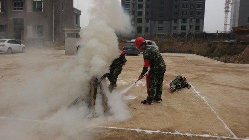 陜煤建設(shè)銅煤公司第十二項目部開展冬季消防應(yīng)急演練活動
