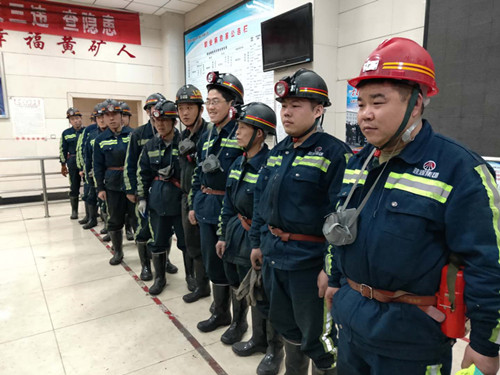 春節(jié)，堅(jiān)守是最美“敬業(yè)?！?></div>
                                <div   id=