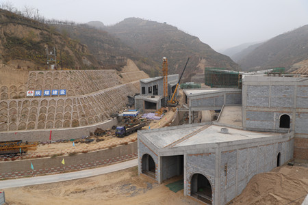 用敬業(yè)和執(zhí)著譜寫青春奉獻之歌