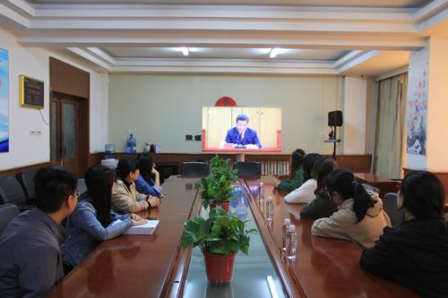 聆聽！思考！奮進(jìn)！我們都是新時代的“追夢人”