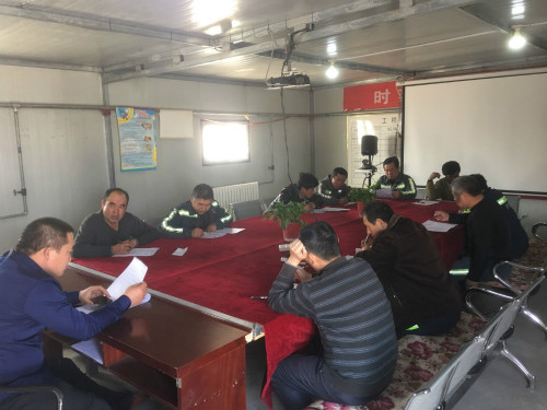 陜煤建設(shè)機電安裝公司開展“違章漫畫”培訓(xùn)給職工“減壓”
