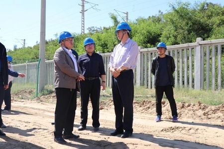 省國(guó)資委監(jiān)事會(huì)副主任王文斌一行天工公司子洲項(xiàng)目進(jìn)行調(diào)研