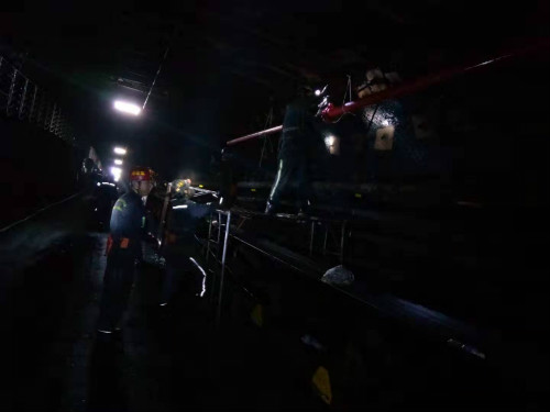 陜煤建設(shè)機(jī)電安裝公司建莊項目部首次承建遠(yuǎn)距離供液管路安裝工程