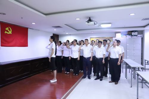 陜煤建設(shè)礦建二公司開展“不忘初心牢記使命”專題黨日活動