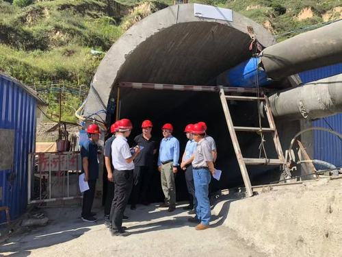 子長(zhǎng)市人大副主任強(qiáng)琪蒞臨陜煤建設(shè)礦建二公司車村項(xiàng)目部開(kāi)展調(diào)研