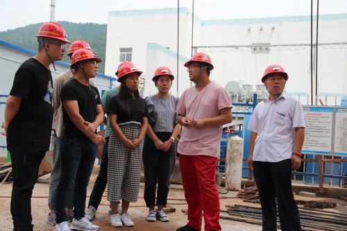 黃陵建北煤礦青年人才到建莊項目部參觀學習工程標準化建設(shè)