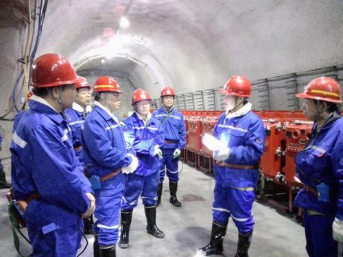 銅川耀州區(qū)煤礦企業(yè)負責人與陜煤建設(shè)礦建二公司冶坪項目部開展學習對標