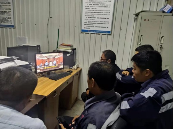 陜煤建設集團洗選煤運營公司安裝第五項目部黨支部：加強理論基礎，提高思想認識