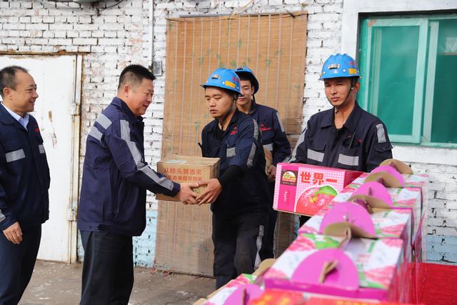 陜煤建設(shè)洗選煤運(yùn)營(yíng)公司：中秋慰問(wèn)暖人心，濃濃溫情話關(guān)懷