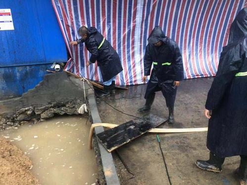 陜煤建設(shè)韓城分公司土建十二項(xiàng)目部雨期來臨防汛忙