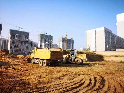 陜煤建設(shè)銅煤公司承建的靖邊縣金地華府9#-16#樓、地下車庫及商業(yè)部分工程正式開工建設(shè)