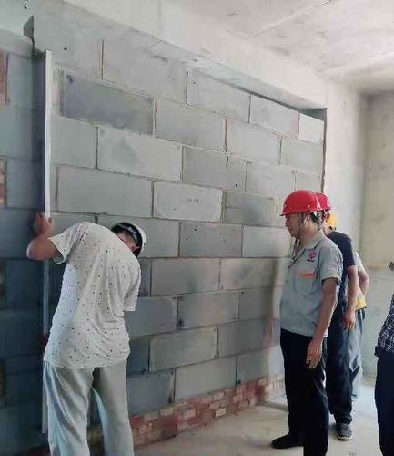 青春，在工地上綻放