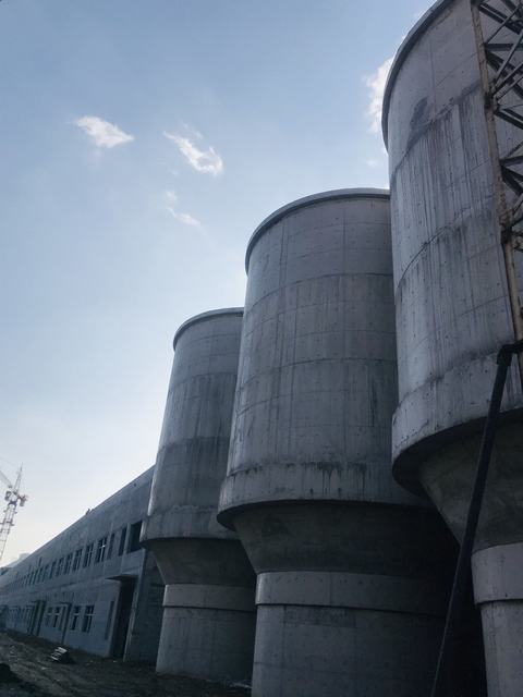 陜煤建設(shè)洗選煤運(yùn)營公司安裝第五項目部一帆紙廠漿塔工程順利完工