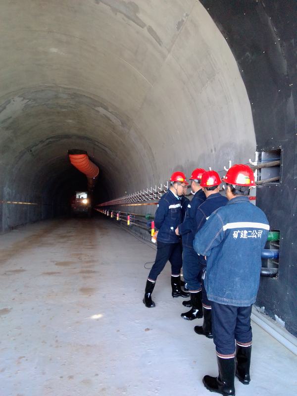 陜煤建設(shè)礦建二公司黨政齊抓深入開(kāi)展“生產(chǎn)安全大排查”活動(dòng)