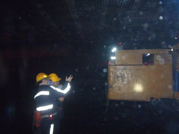 陜煤建設(shè)掘進(jìn)公司:安全生產(chǎn)雙輪驅(qū)動(dòng) 打好歲末年關(guān)“收官”戰(zhàn)