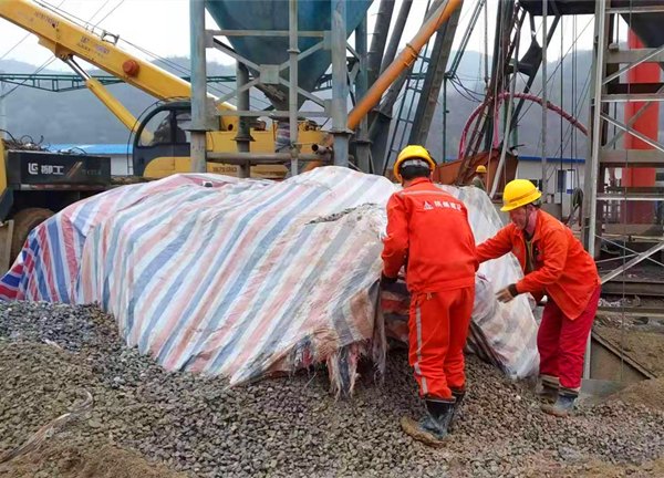 陜煤建設(shè)礦建三公司崔木項目部:冬季施工“不降溫” 全力以赴推進(jìn)項目建設(shè)