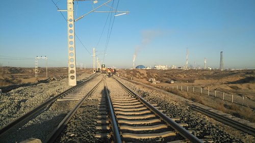 陜煤建設(shè)路橋分公司日夜鏖戰(zhàn)力保靖神鐵路液化廠段年底全線通車(chē)