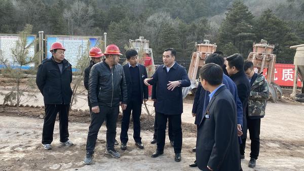 蒲白礦業(yè)公司黨委書記、董事長沈顯華一行蒞臨陜煤建設(shè)礦建二公司建莊項目部檢查指導(dǎo)工作