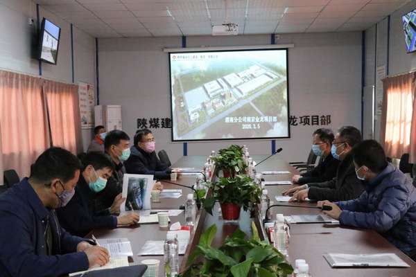 公司領(lǐng)導(dǎo)侯本英、楊讓順一行深入渭南分公司南京金龍項目檢查復(fù)工及防疫工作