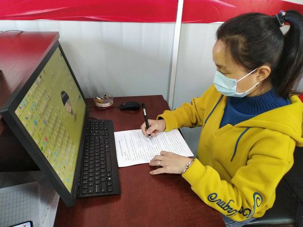 陜煤建設韓城分公司土建十二項目部“三八”婦女維權月巾幗維權在行動