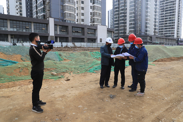 陜煤建設(shè)漢中分公司金華路項(xiàng)目受到漢中市新聞電視臺(tái)采訪