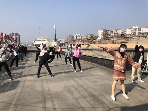 陜煤建設(shè)機(jī)電安裝公司：工間操“嗨”起來