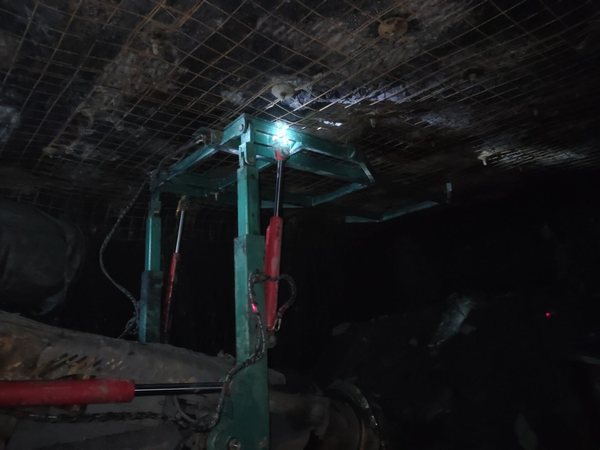 陜煤建設(shè)掘進(jìn)公司：檸條塔項目部順利完成掘進(jìn)機(jī)臨時支護(hù)作業(yè)