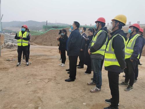 陜西省政府投資評審中心、陜西省發(fā)改委縣域處及咸陽市發(fā)改委相關(guān)領(lǐng)導(dǎo)蒞臨銀西高鐵項目指導(dǎo)檢查工作