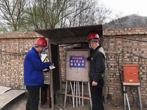 陜煤建設(shè)路橋分公司各項(xiàng)目部開展施工用電安全專項(xiàng)活動