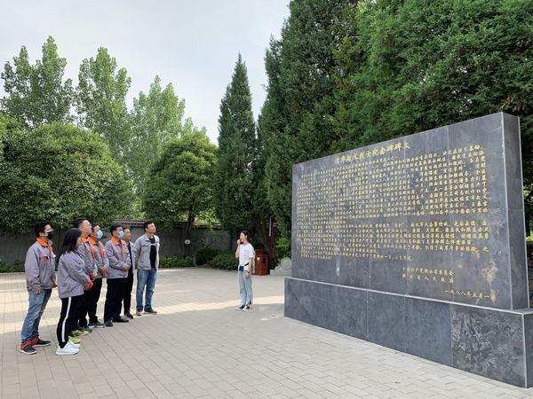 陜煤建設(shè)渭南分公司南京金龍項目部“主題黨日”找初心 強(qiáng)黨性